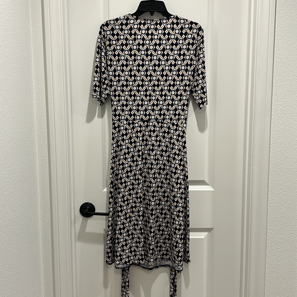 Donna Morgan liquid Knit Wrap front tie dress - Picture 6 of 11